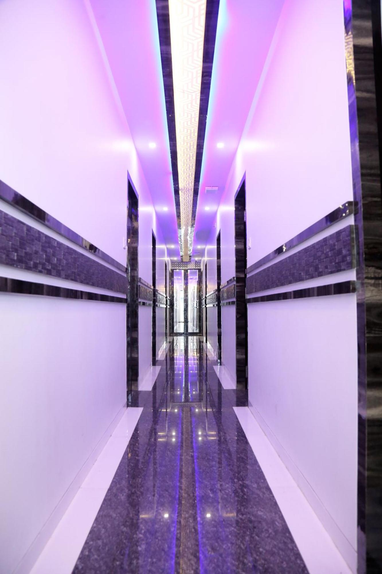 Hotel Magnum Airport T-2 ムンバイ エクステリア 写真